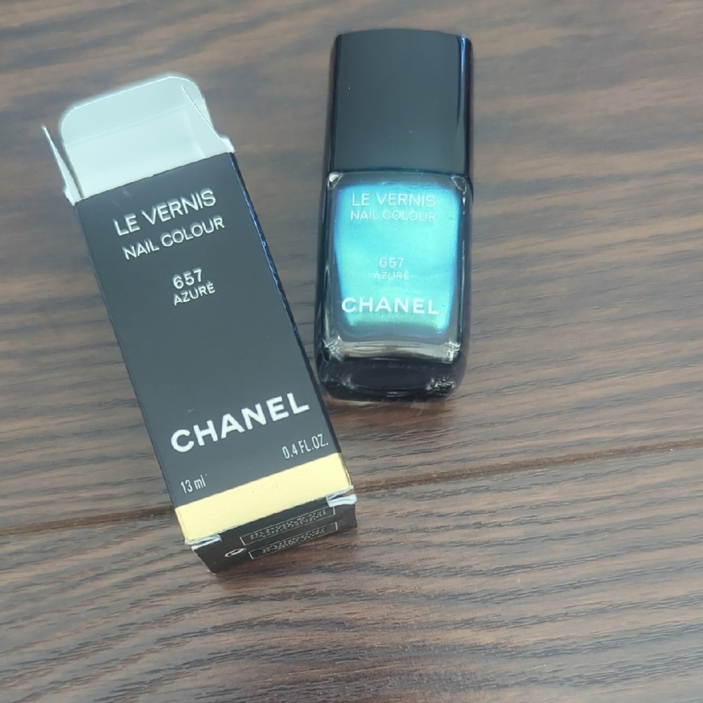 CHANEL Le Vernis Nail Colour - Azure Blue